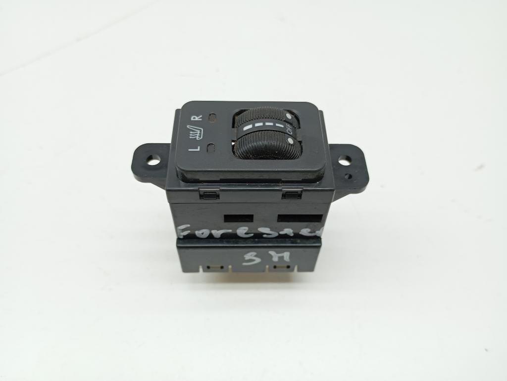 Кнопка обогрева сидений, 2500 рублей, Пермь