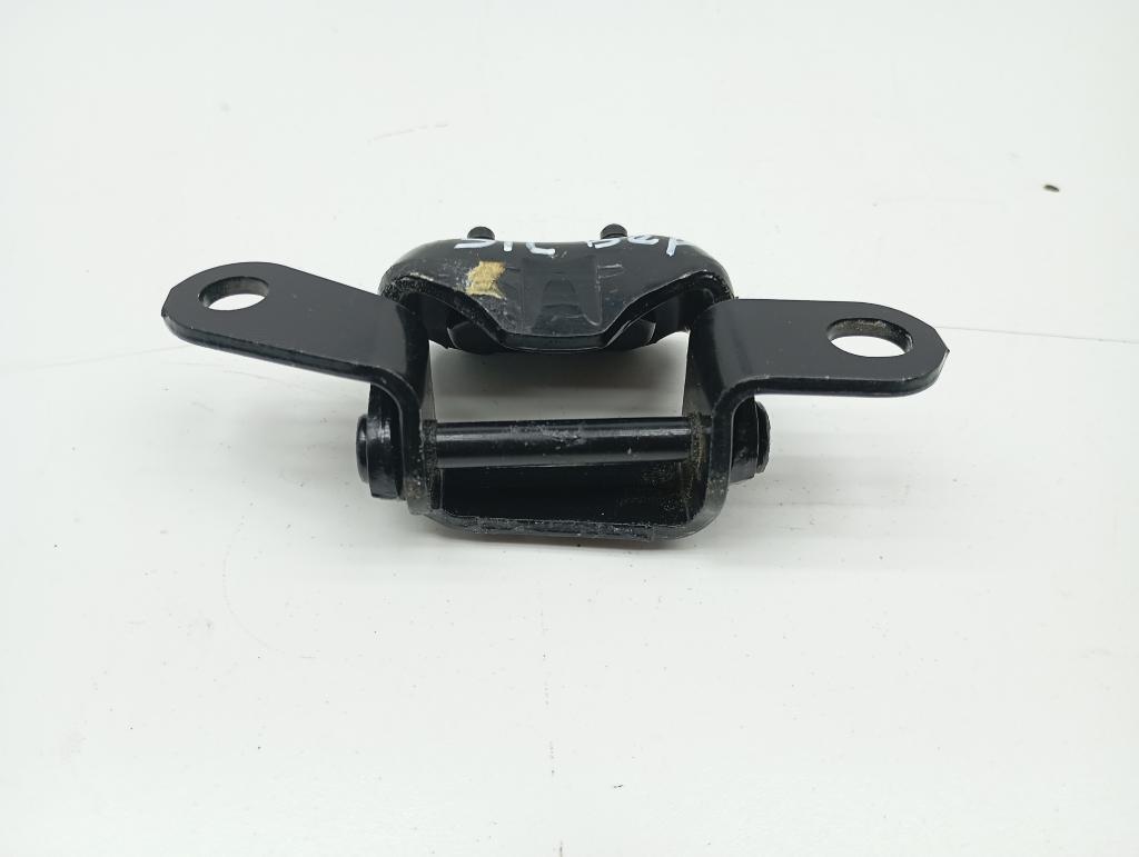 Петля двери задней левой верхняя, 3000 рублей, Пермь