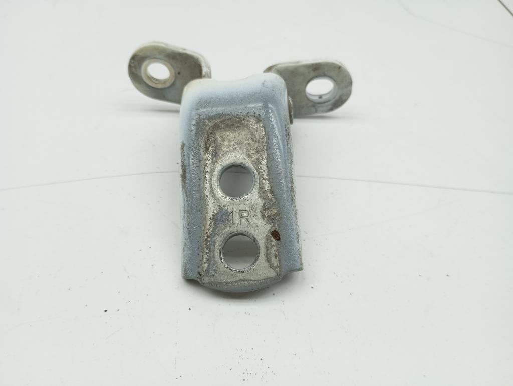 Петля двери передней правой верхняя, 1500 рублей, Пермь