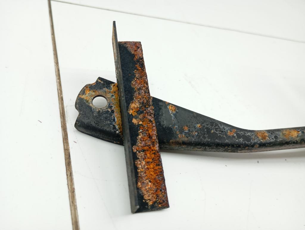 Крепление аккумулятора, 2000 рублей, Пермь