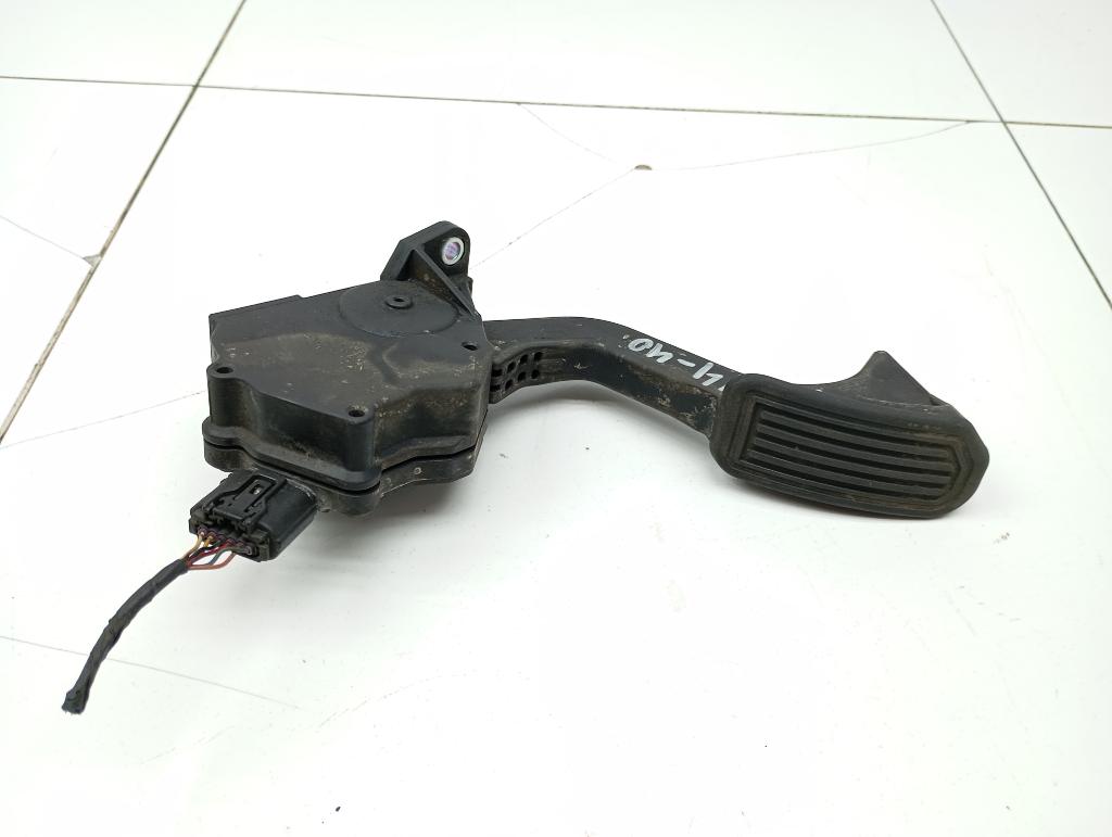 Педаль газа, 2000 рублей, Пермь