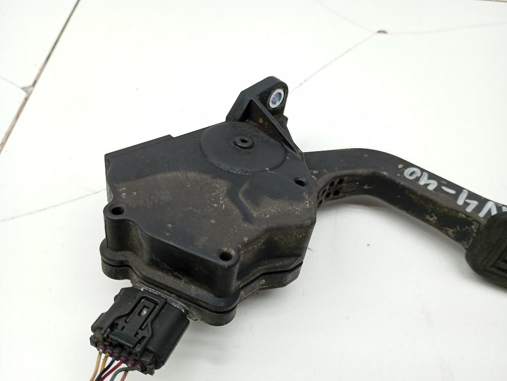 Педаль газа, 2000 рублей, Пермь