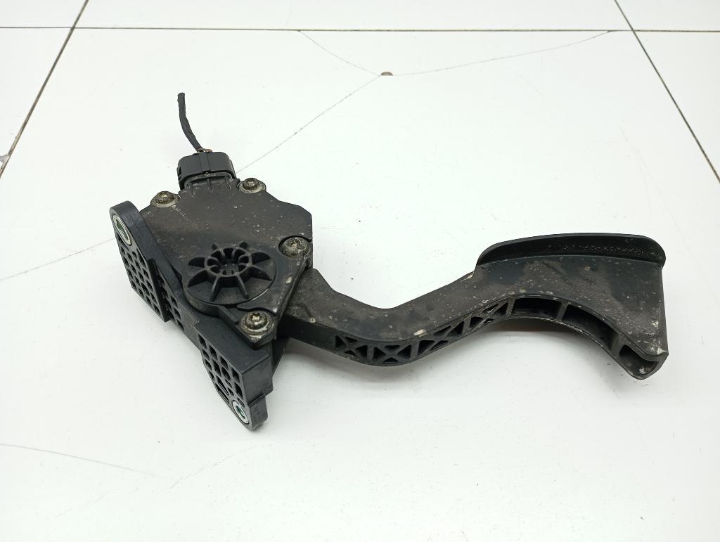 Педаль газа, 2000 рублей, Пермь