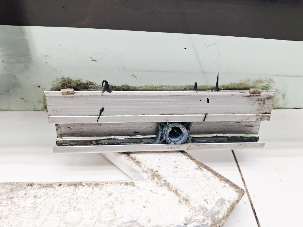 Стекло двери задней левой, 1000 рублей, Пермь