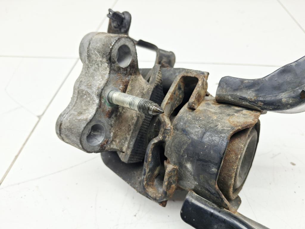 Опора двигателя правая, 8000 рублей, Пермь