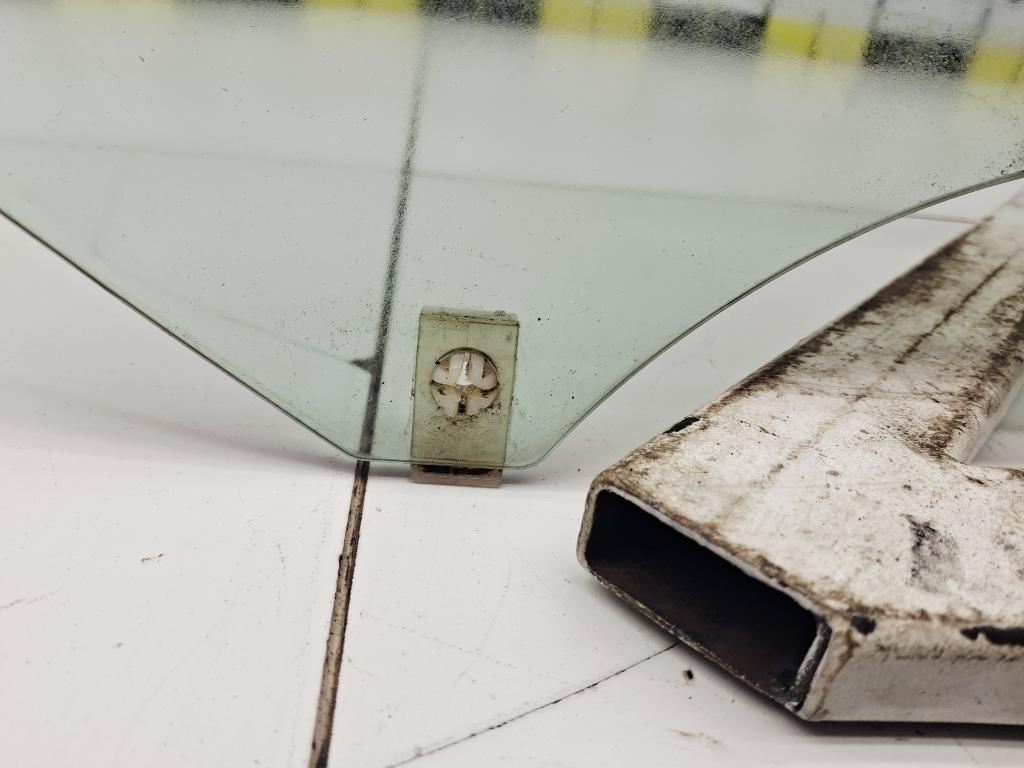 Стекло двери передней правой, 2000 рублей, Пермь