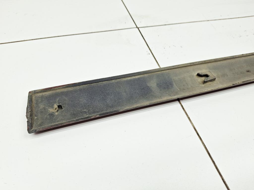 Молдинг передней правой двери, 1000 рублей, Пермь