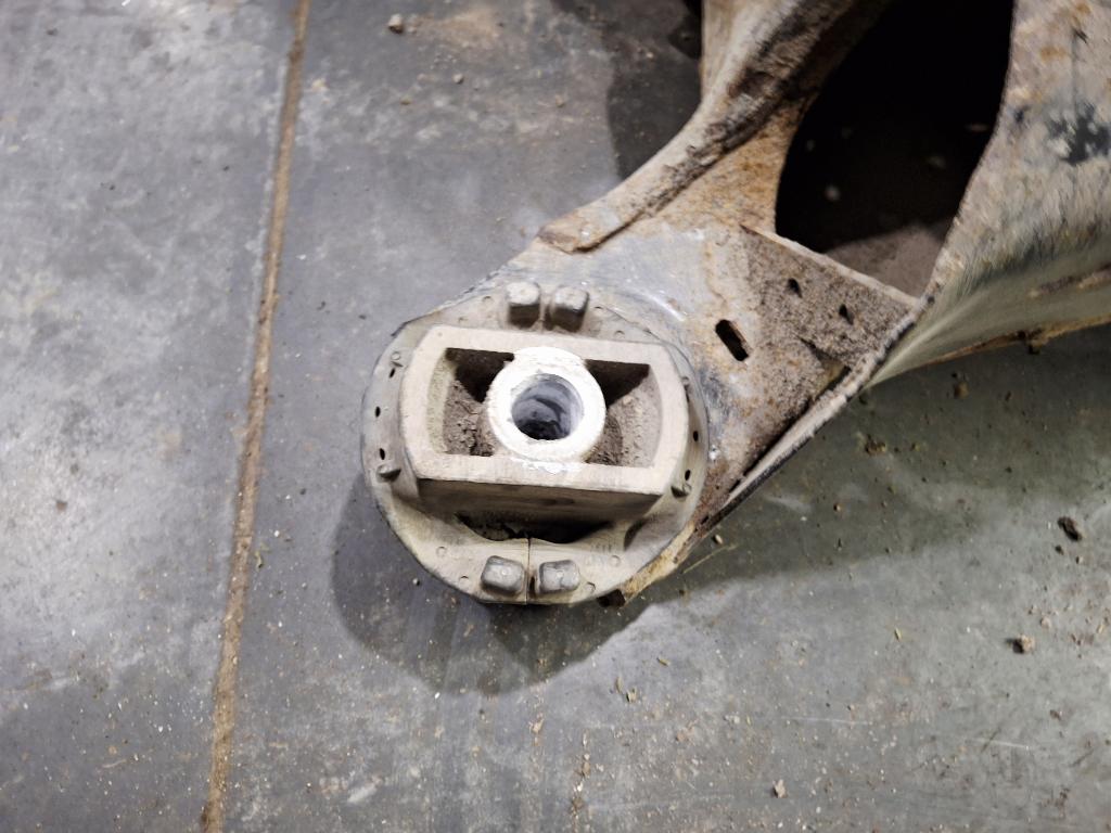 Балка задняя, 6000 рублей, Пермь