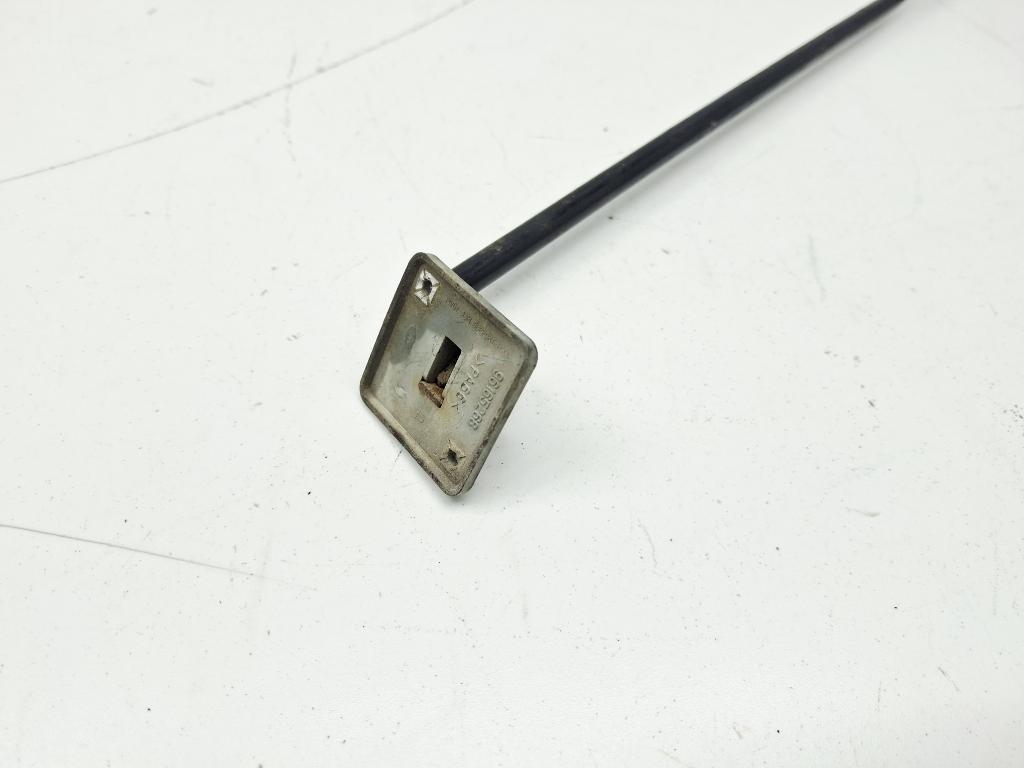 Держатель капота, 500 рублей, Пермь