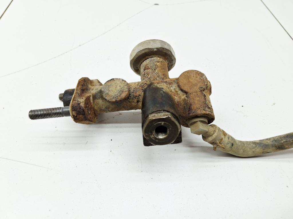 Цилиндр сцепления главный, 2000 рублей, Пермь