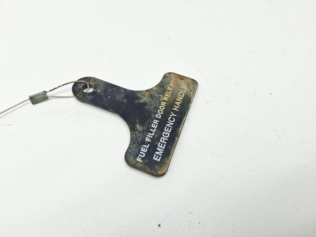 Активатор замка крышки бензобака, 500 рублей, Пермь