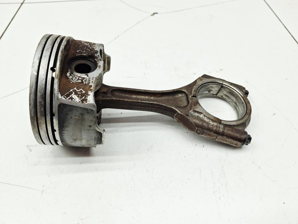 Поршень с шатуном, 3000 рублей, Пермь