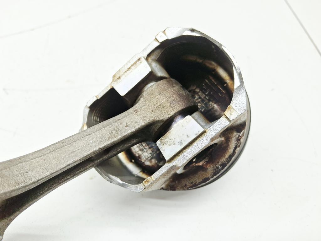 Поршень с шатуном, 2000 рублей, Пермь