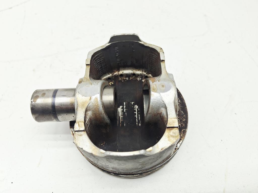 Поршень, 2000 рублей, Пермь