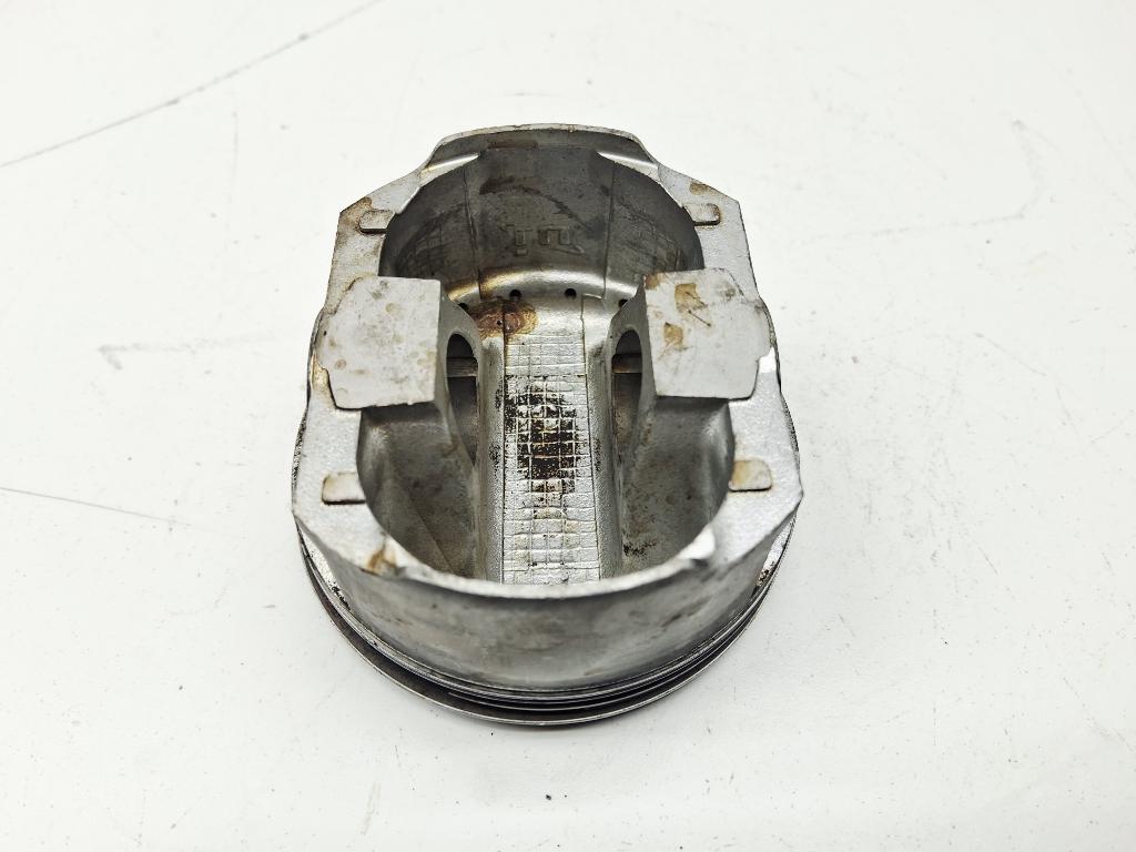 Поршень, 2000 рублей, Пермь