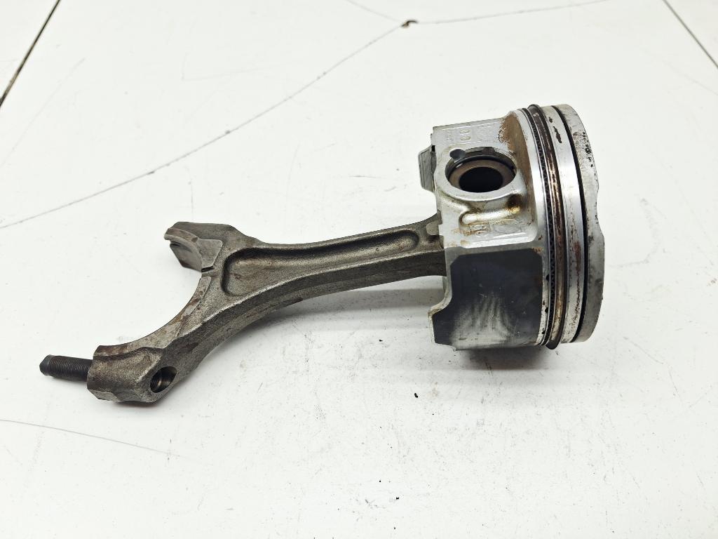 Поршень, 2000 рублей, Пермь