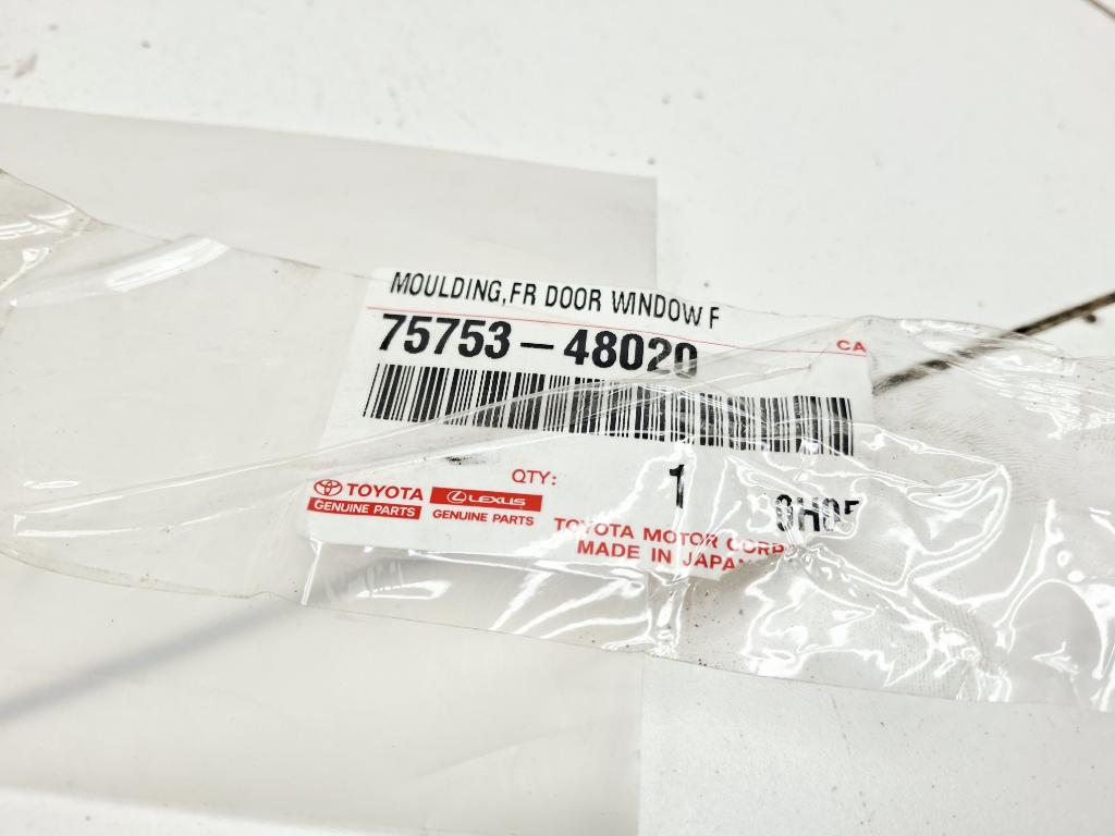 Молдинг передней правой двери, 5000 рублей, Пермь