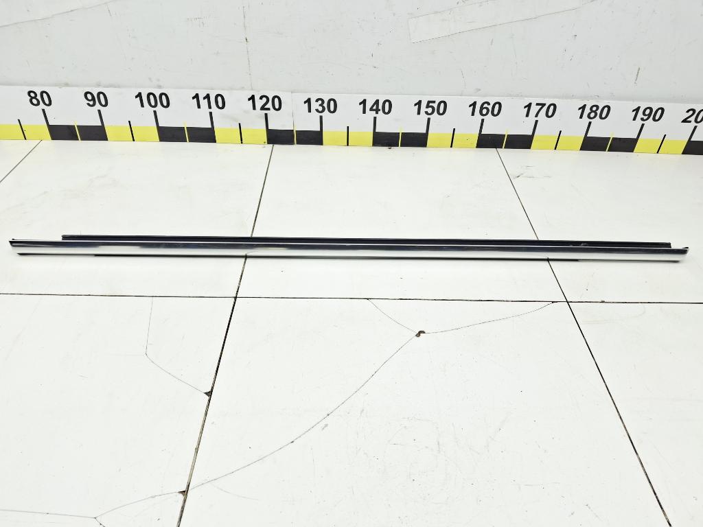 Накладка стекла заднего правого, 2000 рублей, Пермь