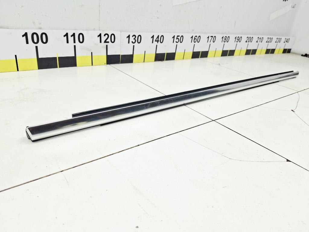 Накладка стекла заднего правого, 2000 рублей, Пермь