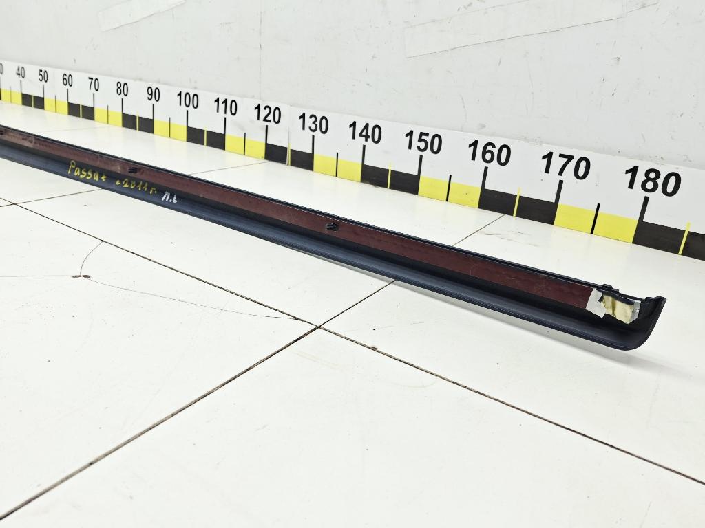 Молдинг передней левой двери, 1000 рублей, Пермь