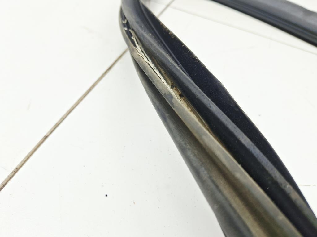 Уплотнитель заднего стекла, 1000 рублей, Пермь