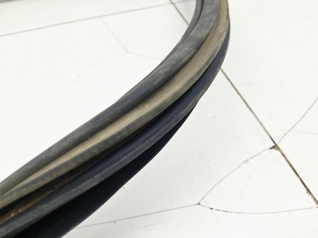 Уплотнитель заднего стекла, 1000 рублей, Пермь