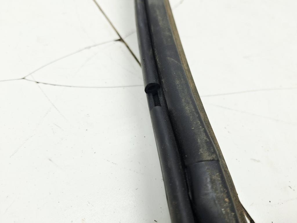 Уплотнитель заднего стекла, 1000 рублей, Пермь