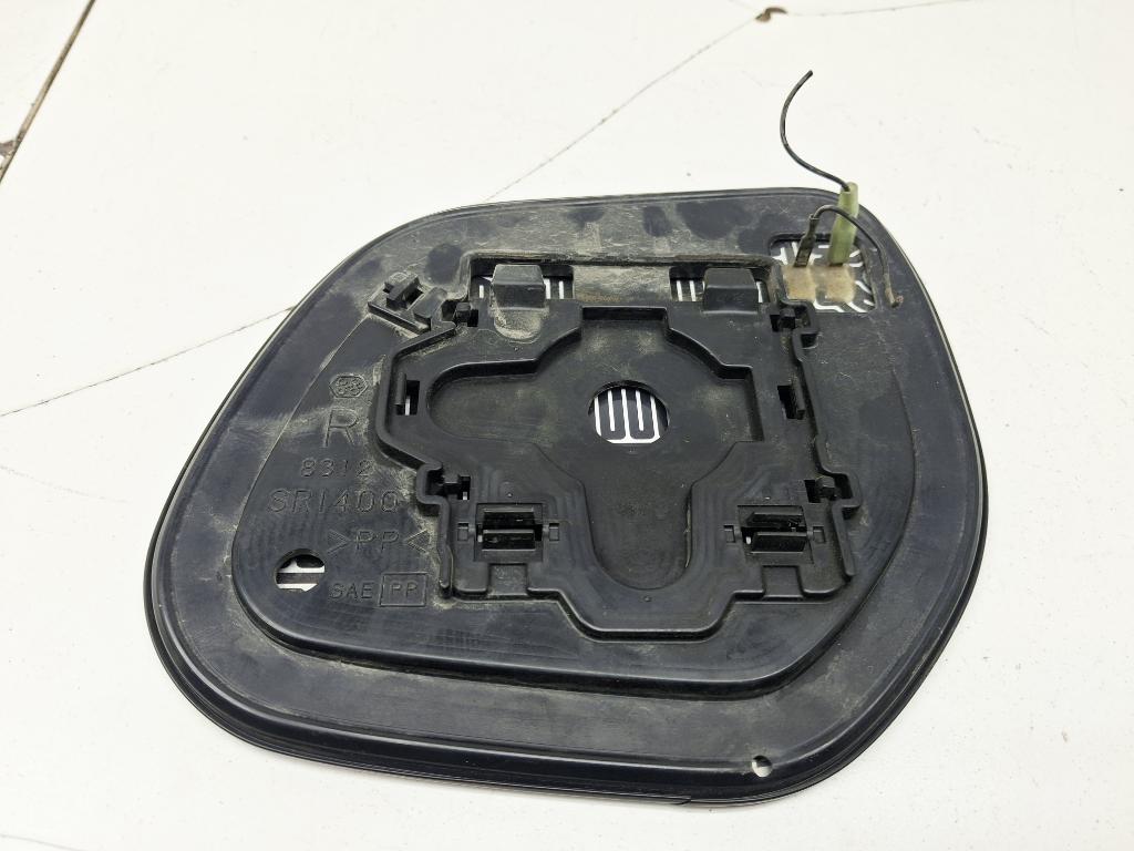 Зеркальный элемент правый, 2000 рублей, Пермь