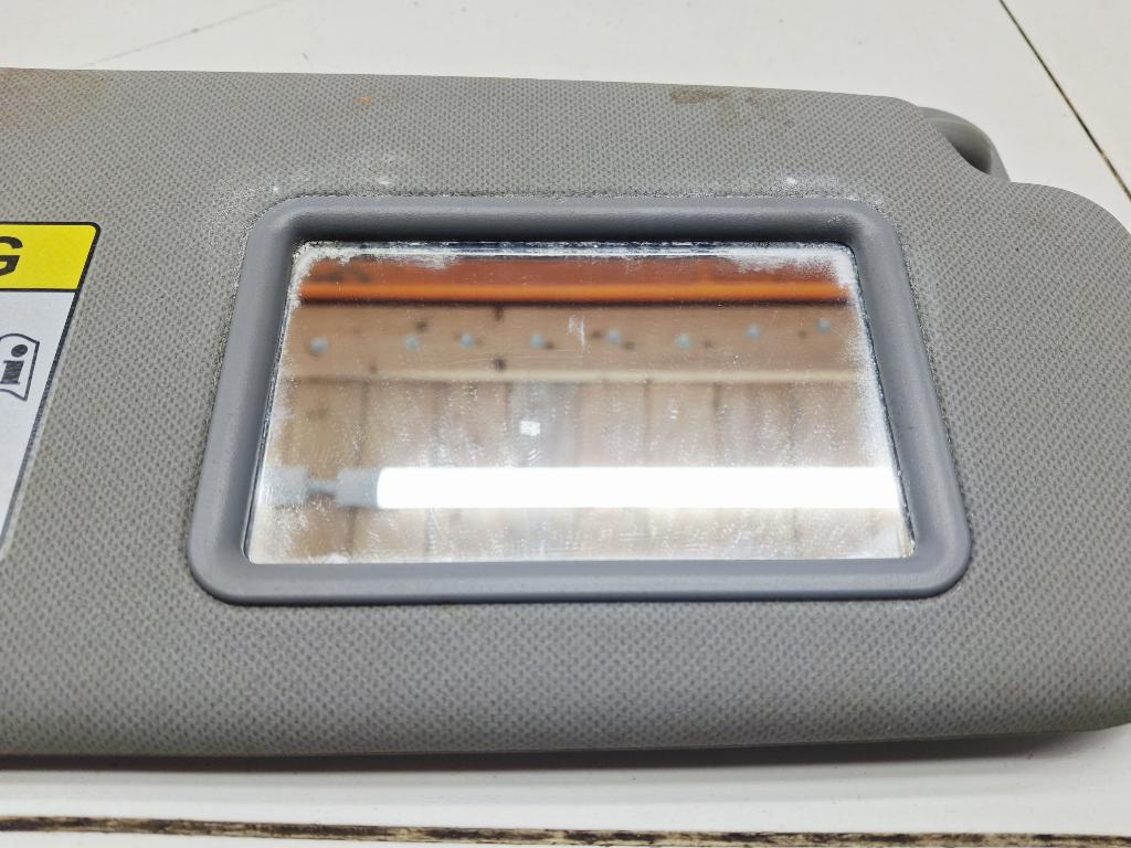 Козырек солнцезащитный правый, 1000 рублей, Пермь