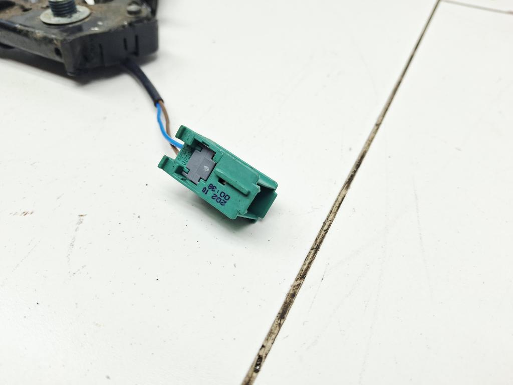 Ответная часть ремня безопасности, 5000 рублей, Пермь