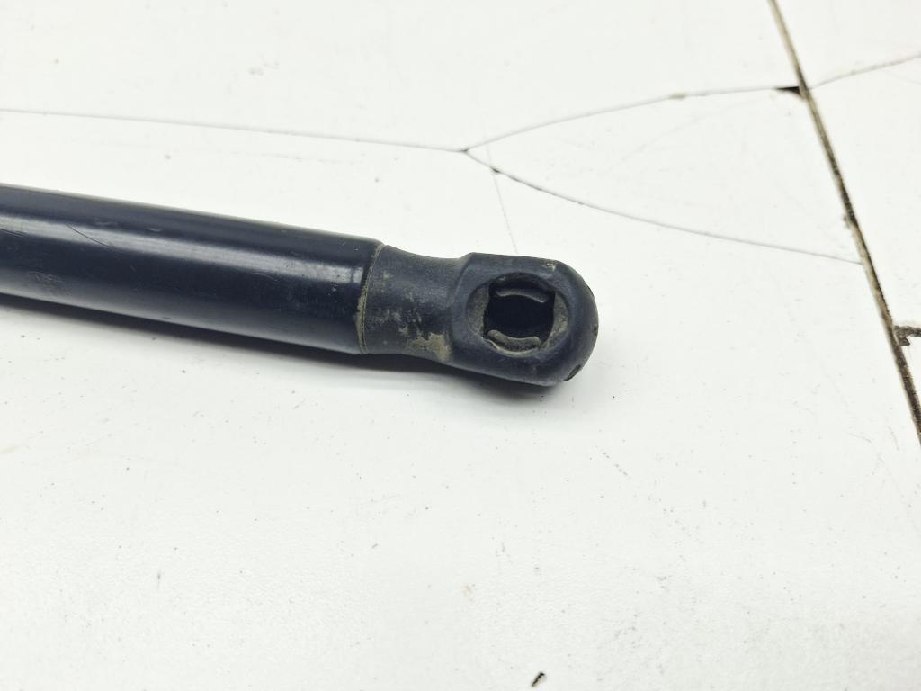 Амортизатор капота, 500 рублей, Пермь