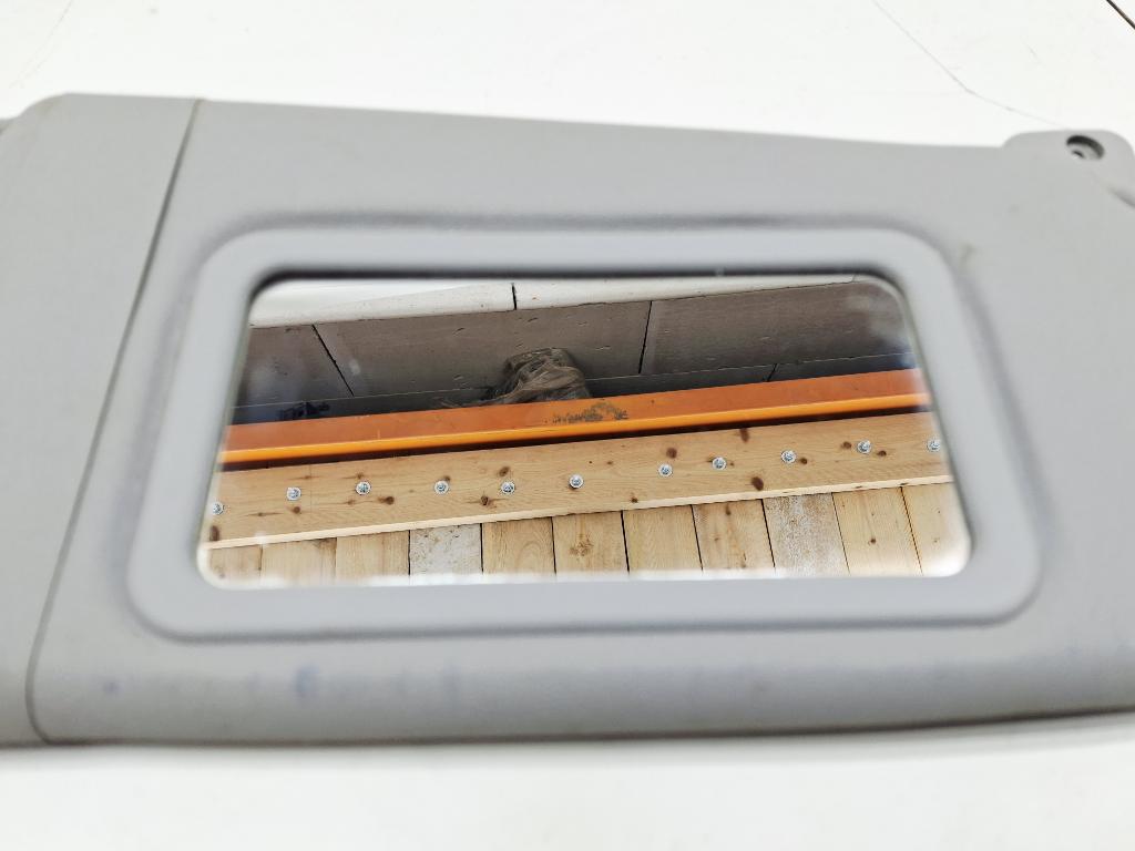 Козырек солнцезащитный правый, 1000 рублей, Пермь