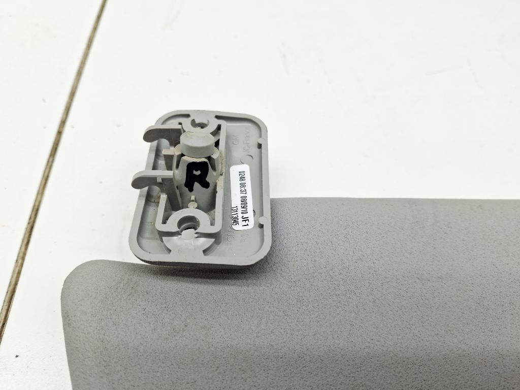 Козырек солнцезащитный правый, 1000 рублей, Пермь