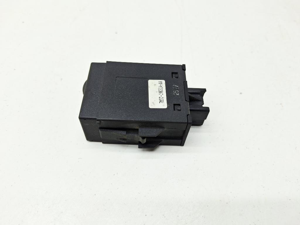 Кнопка обогрева сидений, 500 рублей, Пермь