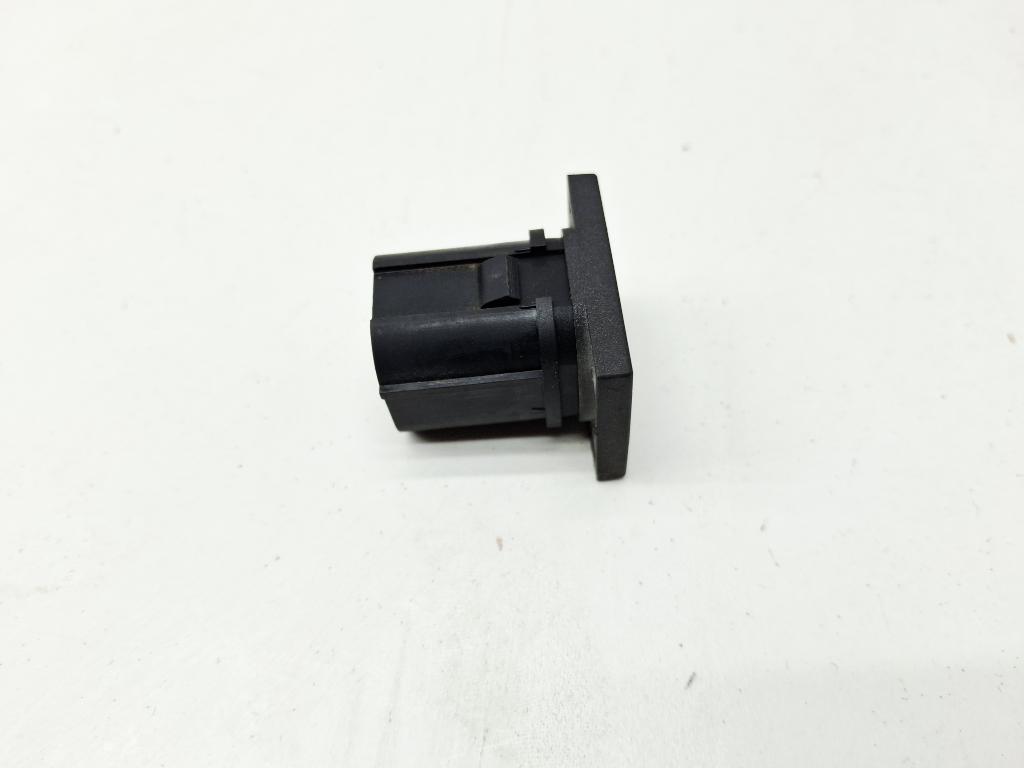 Кнопка обогрева переднего стекла, 1000 рублей, Пермь