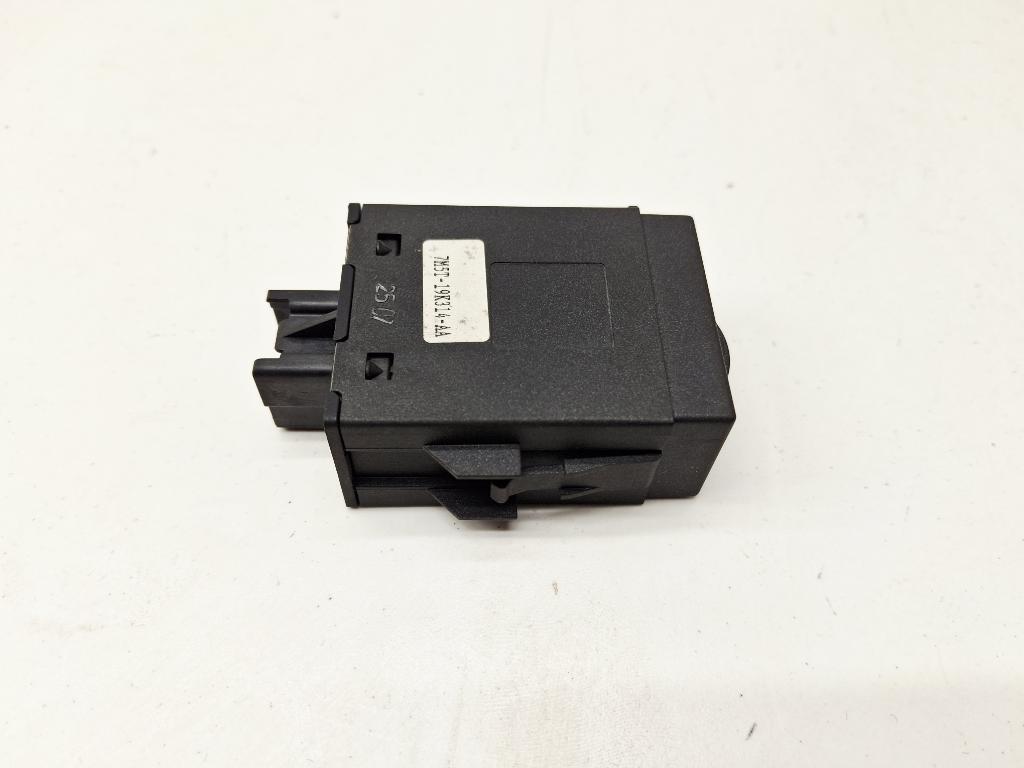 Кнопка обогрева сидений, 500 рублей, Пермь