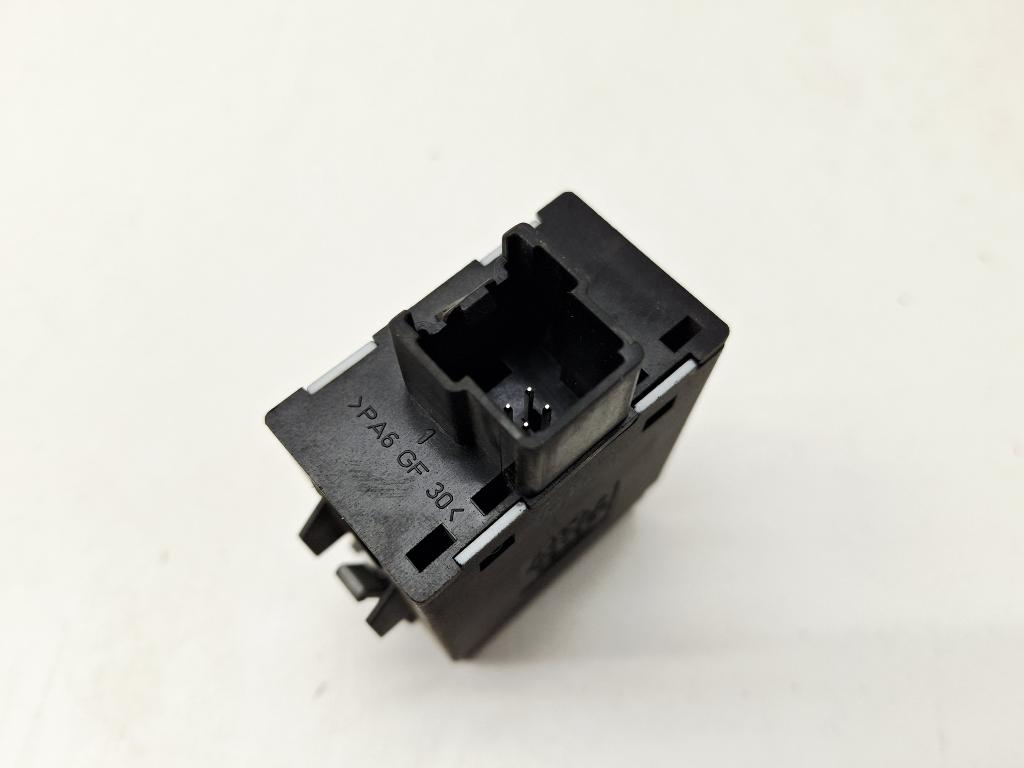 Кнопка обогрева сидений, 500 рублей, Пермь