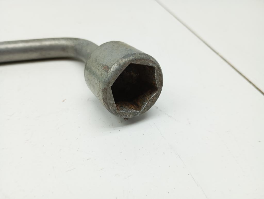 Ключ балонный, 500 рублей, Пермь