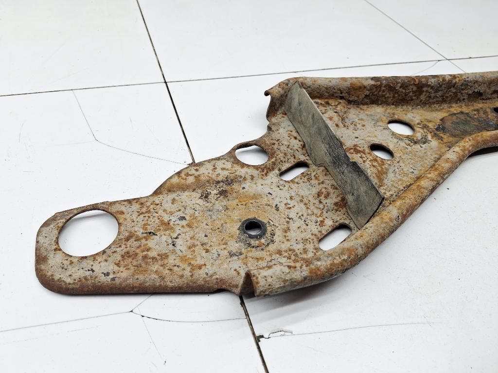 Кронштейн подрамника, 500 рублей, Пермь