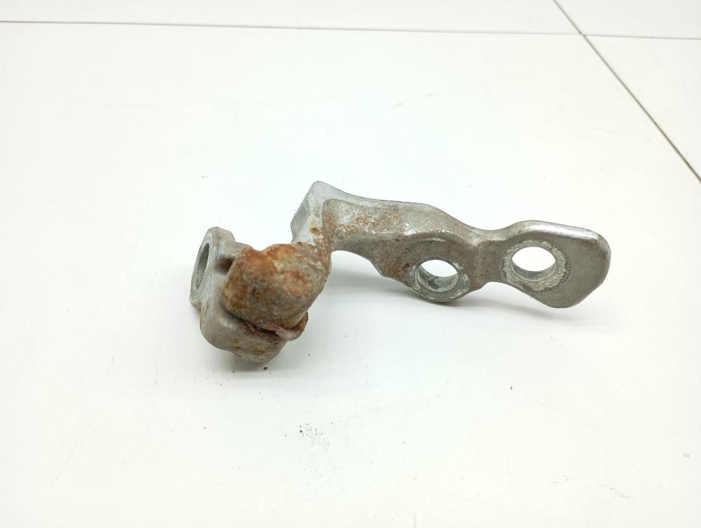 Петля двери передней левой нижняя, 500 рублей, Пермь