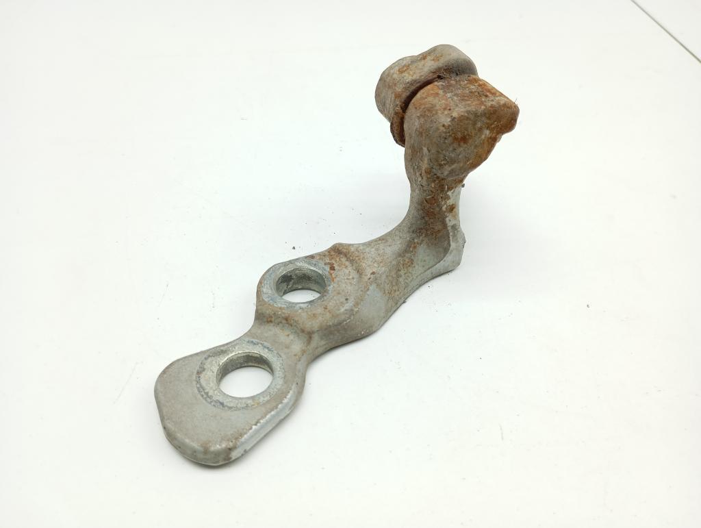 Петля двери передней левой нижняя, 500 рублей, Пермь