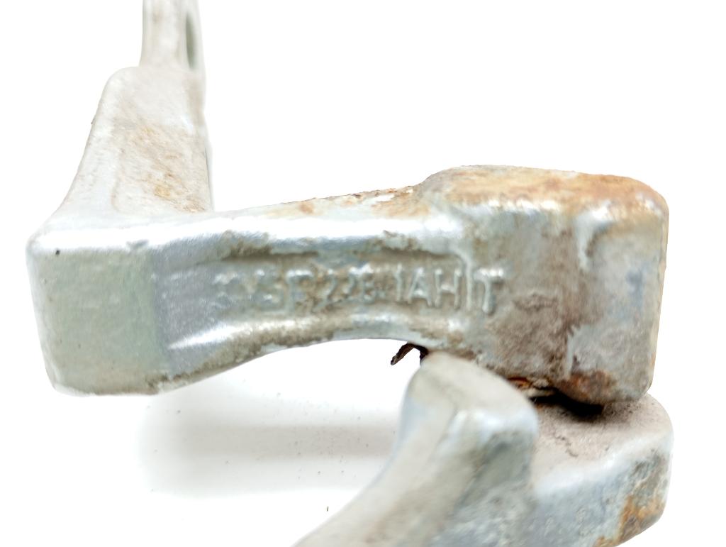 Петля двери передней левой нижняя, 500 рублей, Пермь