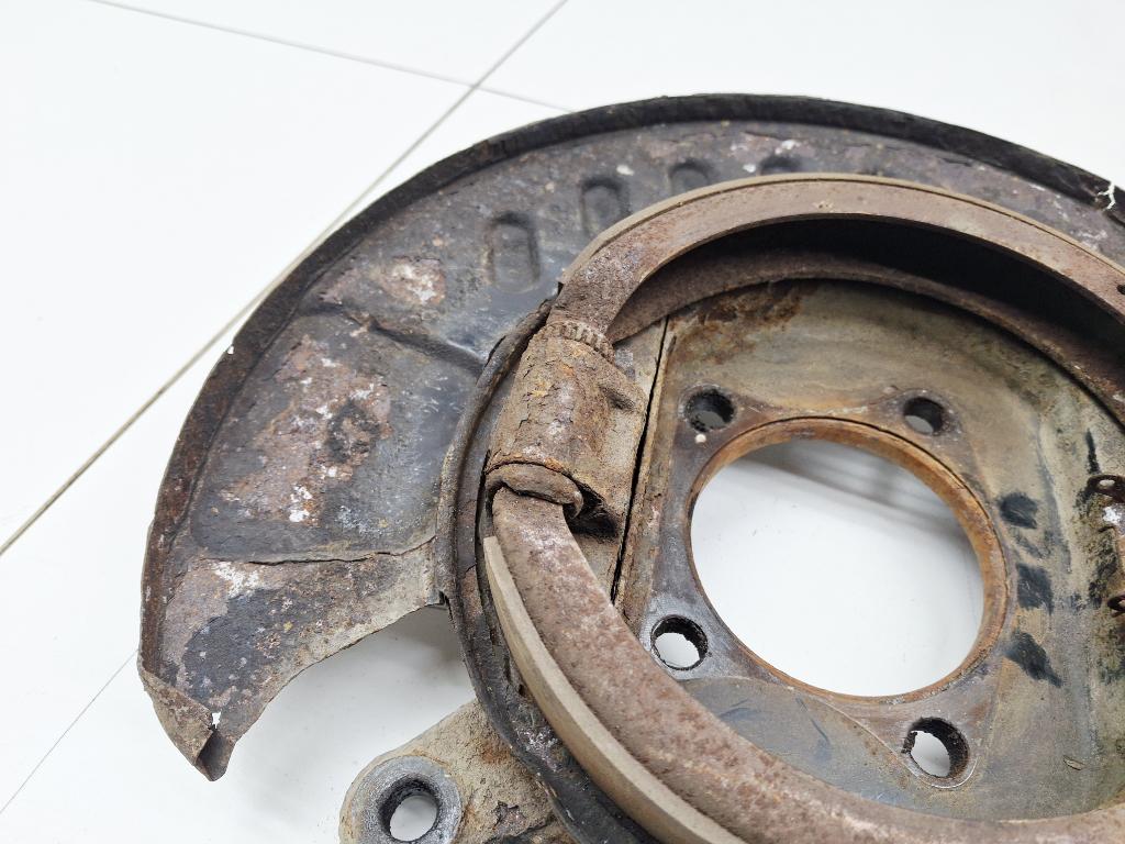 Щит опорный задний правый, 2000 рублей, Пермь