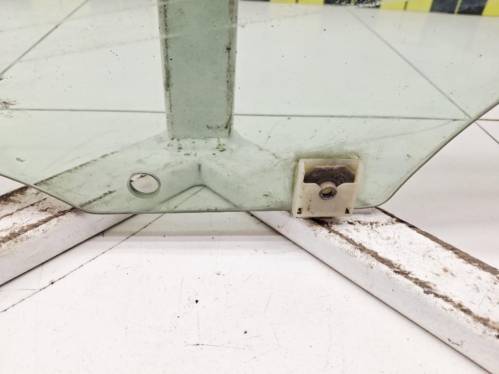 Стекло двери передней левой, 1500 рублей, Пермь