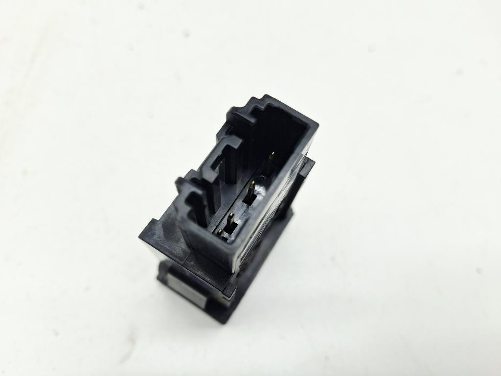 Кнопка антипробуксовочной системы, 500 рублей, Пермь