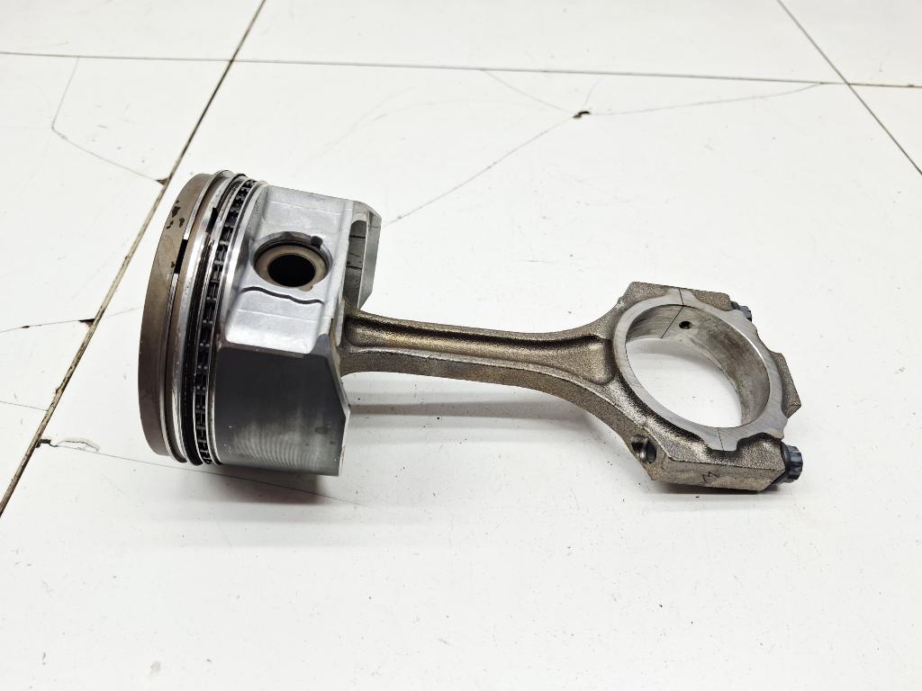 Поршень с шатуном, 3000 рублей, Пермь
