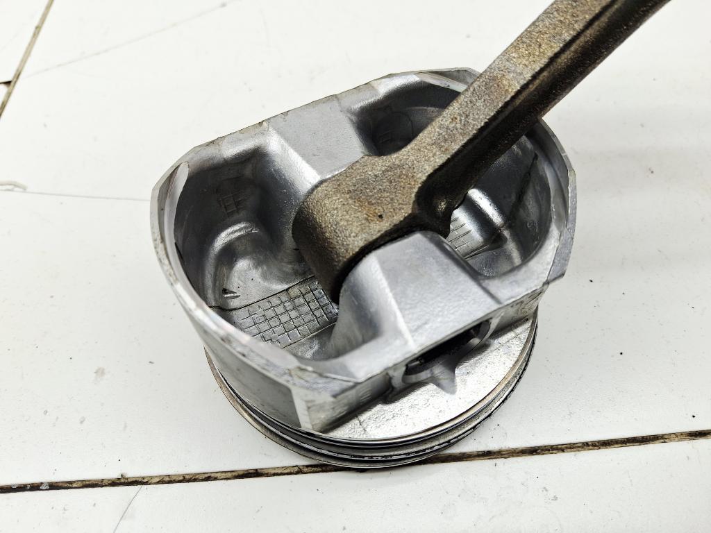 Поршень с шатуном, 3000 рублей, Пермь