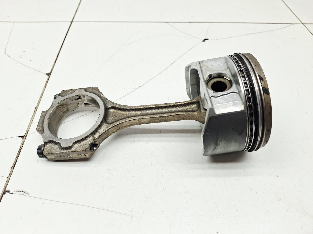 Поршень с шатуном, 3000 рублей, Пермь