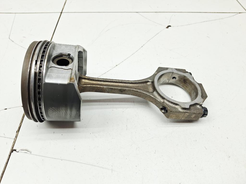Поршень с шатуном, 3000 рублей, Пермь