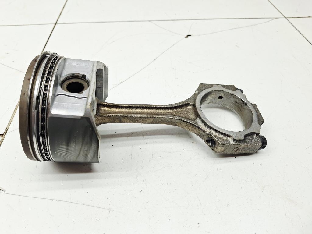 Поршень с шатуном, 3000 рублей, Пермь